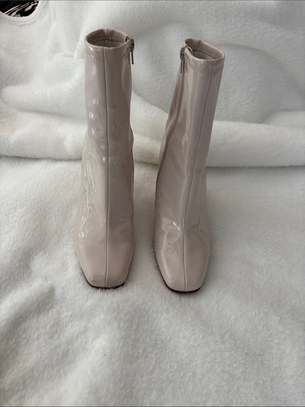 Steve Madden Glossy Patent Ankle Boots in Light Taupe